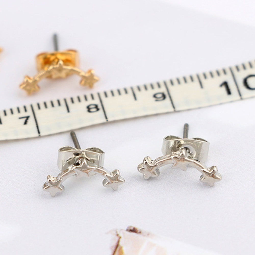 LUNA | SIlver Star Minimalist Stud Earrings - Picture 4 of 5